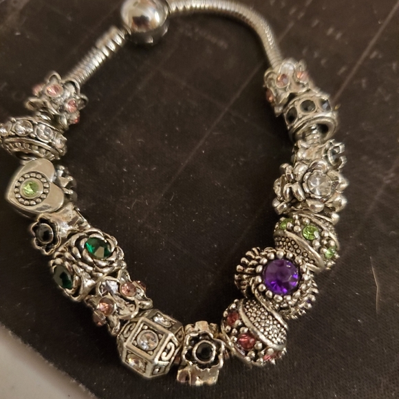 Bracelets - Picture 2 of 4